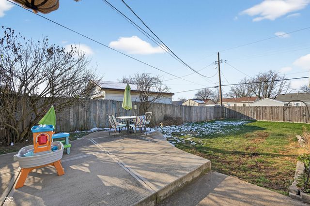 426 N 14th Avenue, Beech Grove, IN 46107