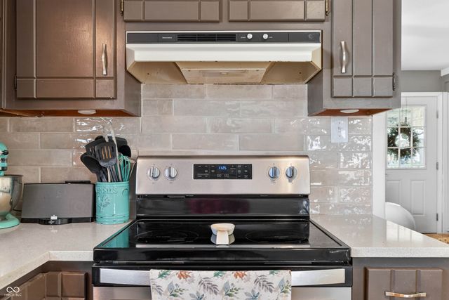 426 N 14th Avenue, Beech Grove, IN 46107