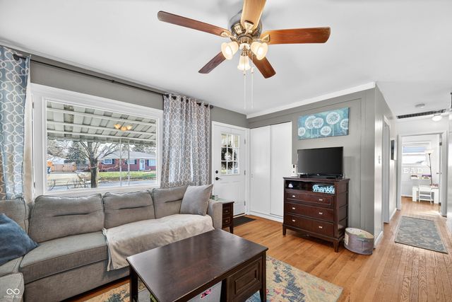 426 N 14th Avenue, Beech Grove, IN 46107