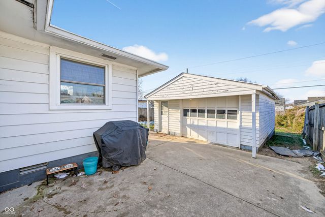 426 N 14th Avenue, Beech Grove, IN 46107