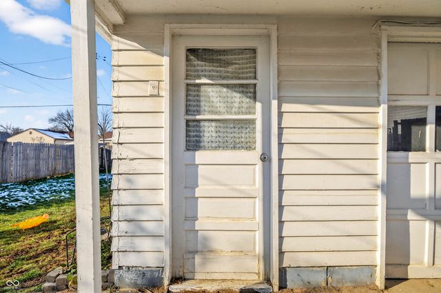 426 N 14th Avenue, Beech Grove, IN 46107