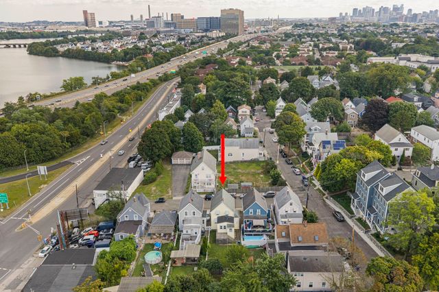 104 Fremont St, Somerville, MA 02145
