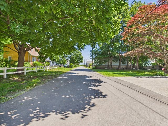 112 Longmeadow Avenue, Warwick, RI 02889