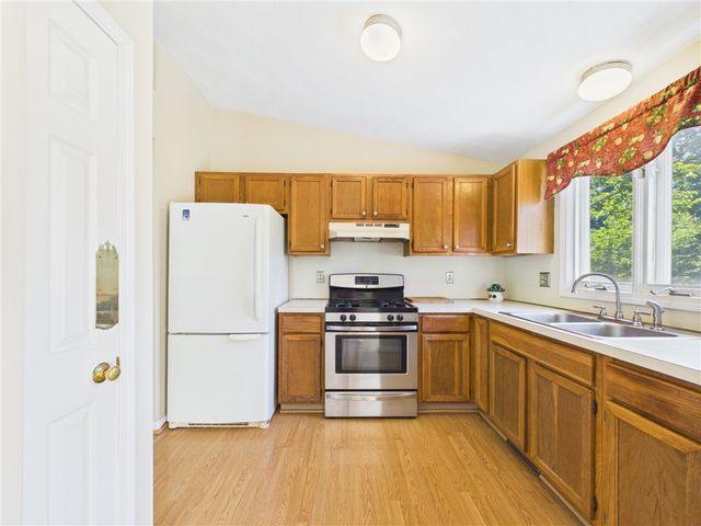 112 Longmeadow Avenue, Warwick, RI 02889