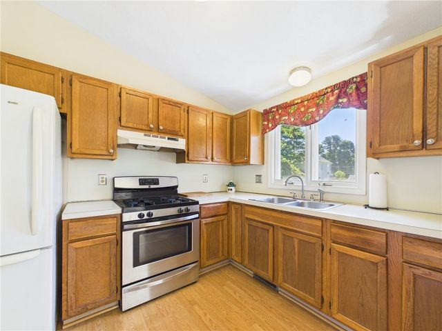 112 Longmeadow Avenue, Warwick, RI 02889