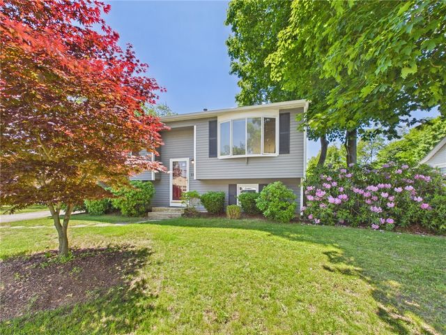 112 Longmeadow Avenue, Warwick, RI 02889