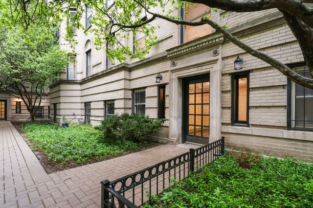 2730 N Pine Grove Avenue 1N, Chicago, IL 60614