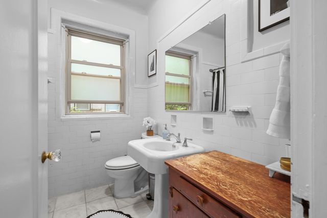 2730 N Pine Grove Avenue 1N, Chicago, IL 60614