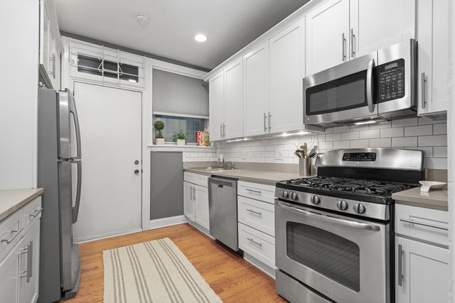 2730 N Pine Grove Avenue 1N, Chicago, IL 60614