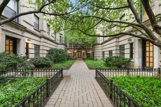 2730 N Pine Grove Avenue 1N, Chicago, IL 60614