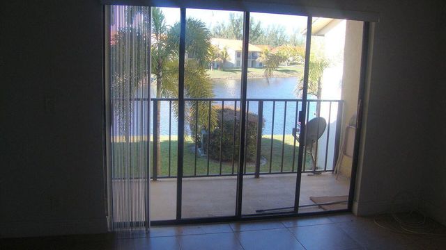 1515 Lake Crystal Drive H, West Palm Beach, FL 33411