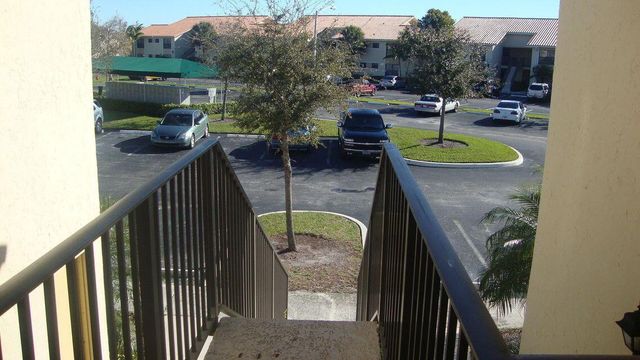 1515 Lake Crystal Drive H, West Palm Beach, FL 33411