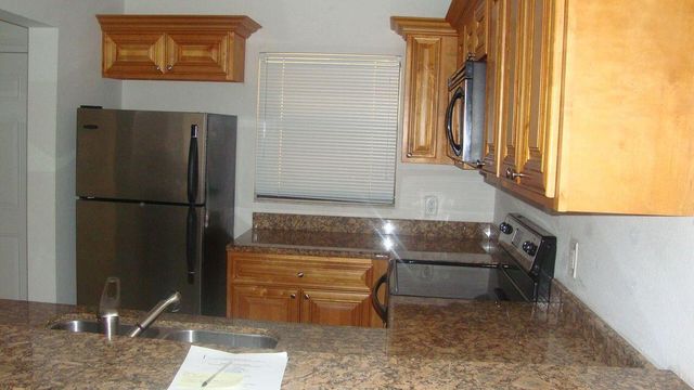 1515 Lake Crystal Drive H, West Palm Beach, FL 33411