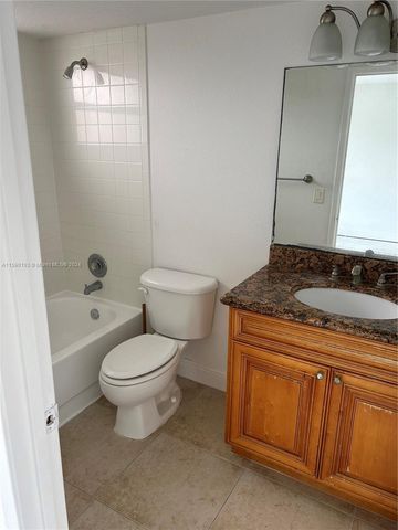 1515 Lake Crystal Drive H, West Palm Beach, FL 33411