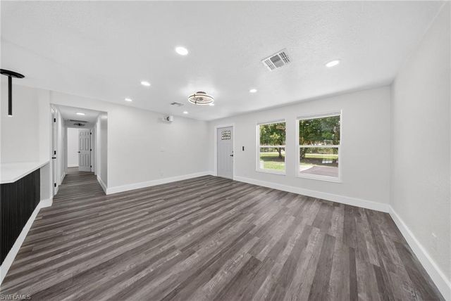 280 1st ST NW, Naples, FL 34120