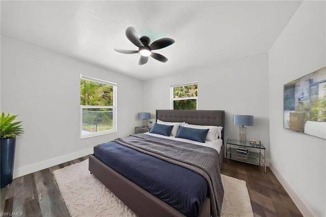 280 1st ST NW, Naples, FL 34120