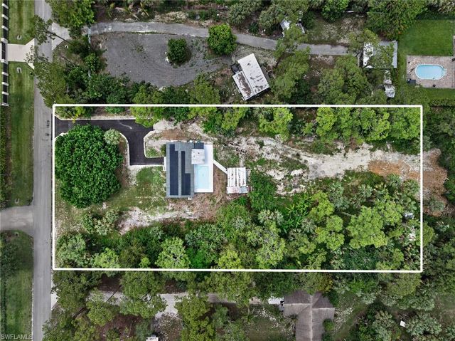 280 1st ST NW, Naples, FL 34120