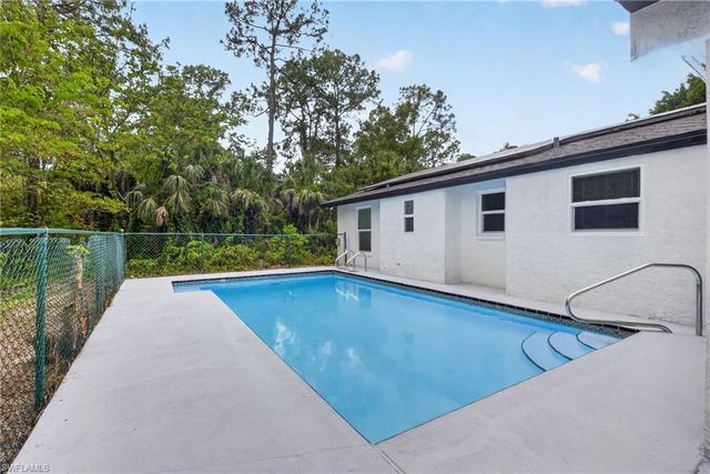 280 1st ST NW, Naples, FL 34120
