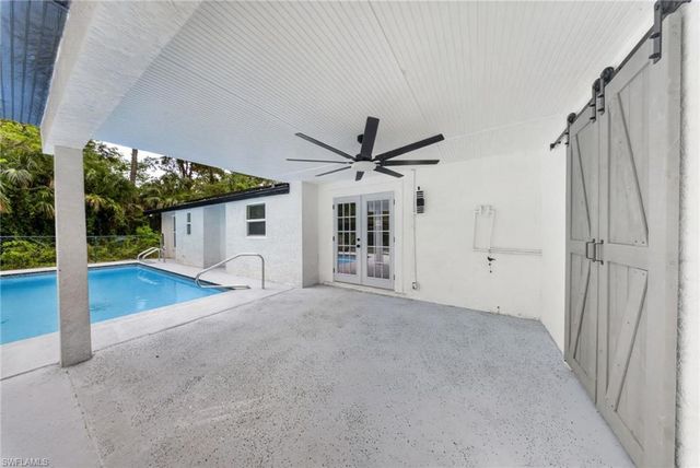 280 1st ST NW, Naples, FL 34120