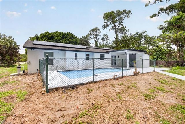 280 1st ST NW, Naples, FL 34120