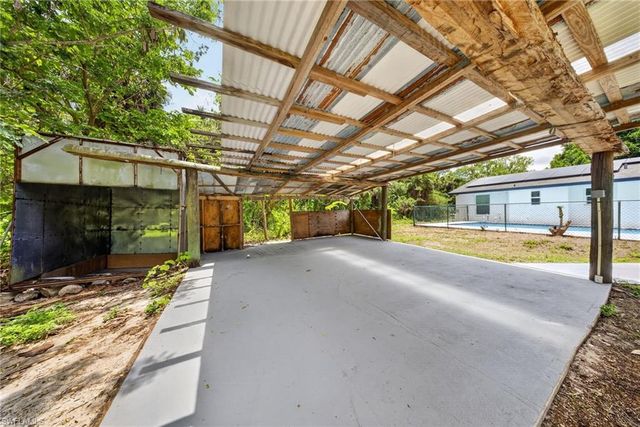 280 1st ST NW, Naples, FL 34120