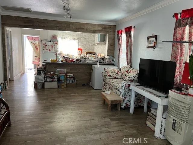 2561 Troy, South El Monte, CA 91733