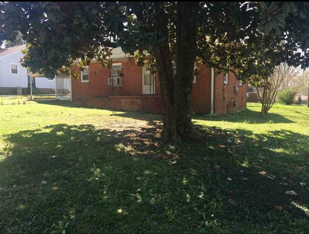 123 Courtland St, Jackson, TN 38301