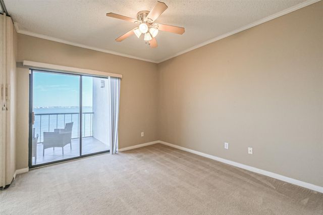 351 Lakeside Lane 105 A, Houston, TX 77058