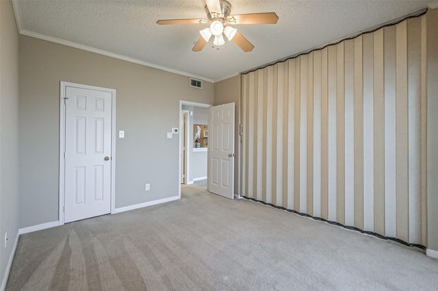 351 Lakeside Lane 105 A, Houston, TX 77058
