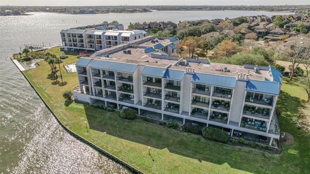 351 Lakeside Lane 105 A, Houston, TX 77058