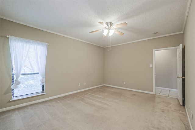 351 Lakeside Lane 105 A, Houston, TX 77058