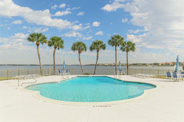 351 Lakeside Lane 105 A, Houston, TX 77058