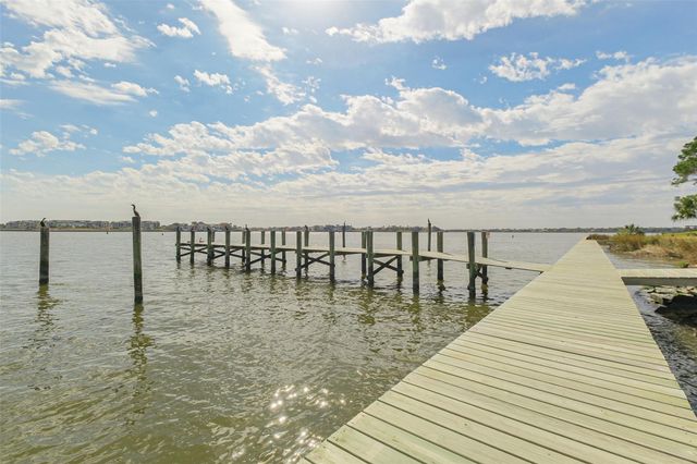 351 Lakeside Lane 105 A, Houston, TX 77058