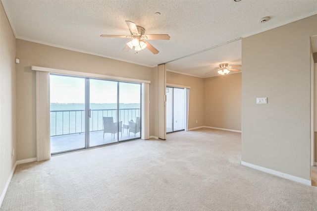 351 Lakeside Lane 105 A, Houston, TX 77058