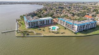 351 Lakeside Lane 105 A, Houston, TX 77058
