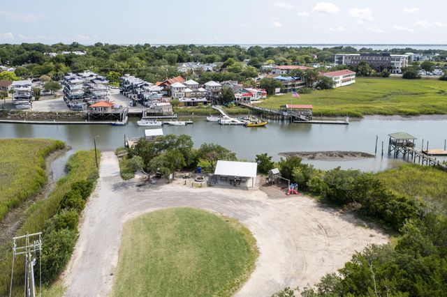 1042 Chambers Lane, Mount Pleasant, SC 29464