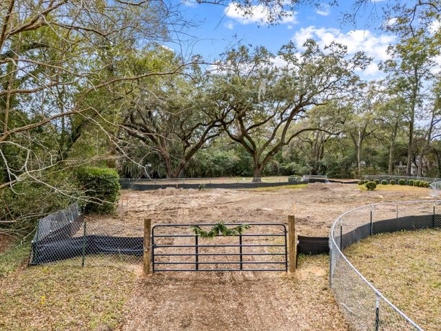 1042 Chambers Lane, Mount Pleasant, SC 29464