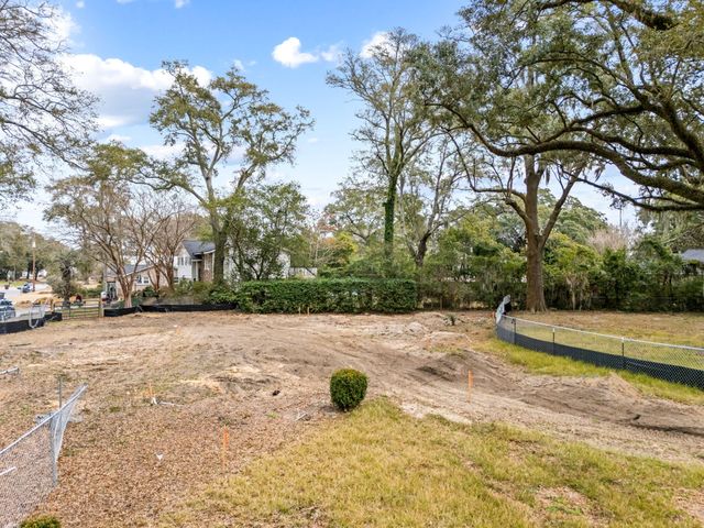 1042 Chambers Lane, Mount Pleasant, SC 29464