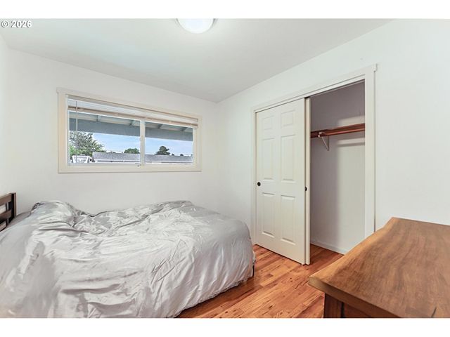 15106 Se LINCOLN St, Portland, OR 97233