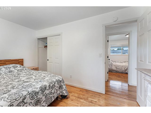 15106 Se LINCOLN St, Portland, OR 97233