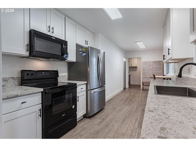 15106 Se LINCOLN St, Portland, OR 97233