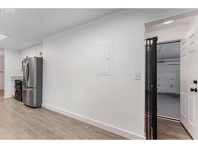 15106 Se LINCOLN St, Portland, OR 97233