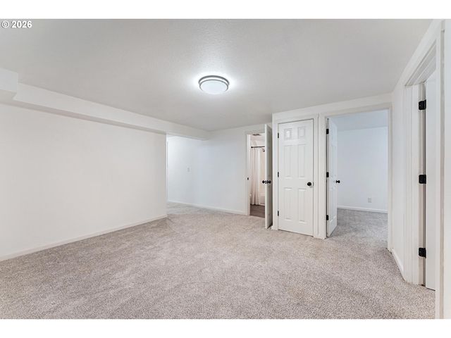 15106 Se LINCOLN St, Portland, OR 97233