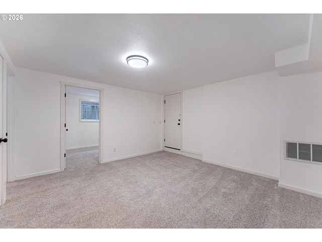 15106 Se LINCOLN St, Portland, OR 97233