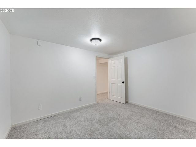 15106 Se LINCOLN St, Portland, OR 97233
