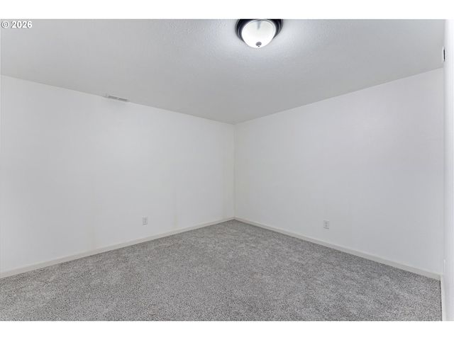 15106 Se LINCOLN St, Portland, OR 97233