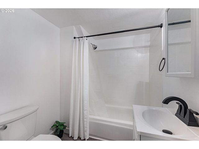 15106 Se LINCOLN St, Portland, OR 97233