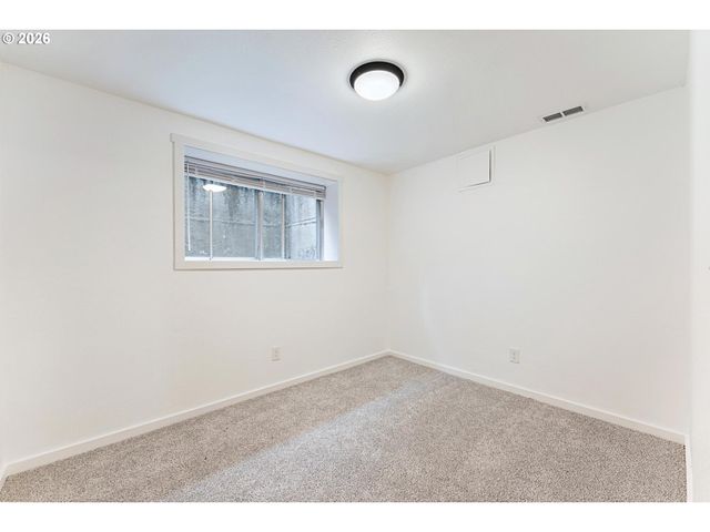 15106 Se LINCOLN St, Portland, OR 97233