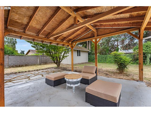 15106 Se LINCOLN St, Portland, OR 97233