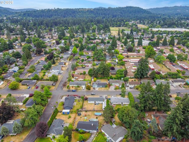 15106 Se LINCOLN St, Portland, OR 97233